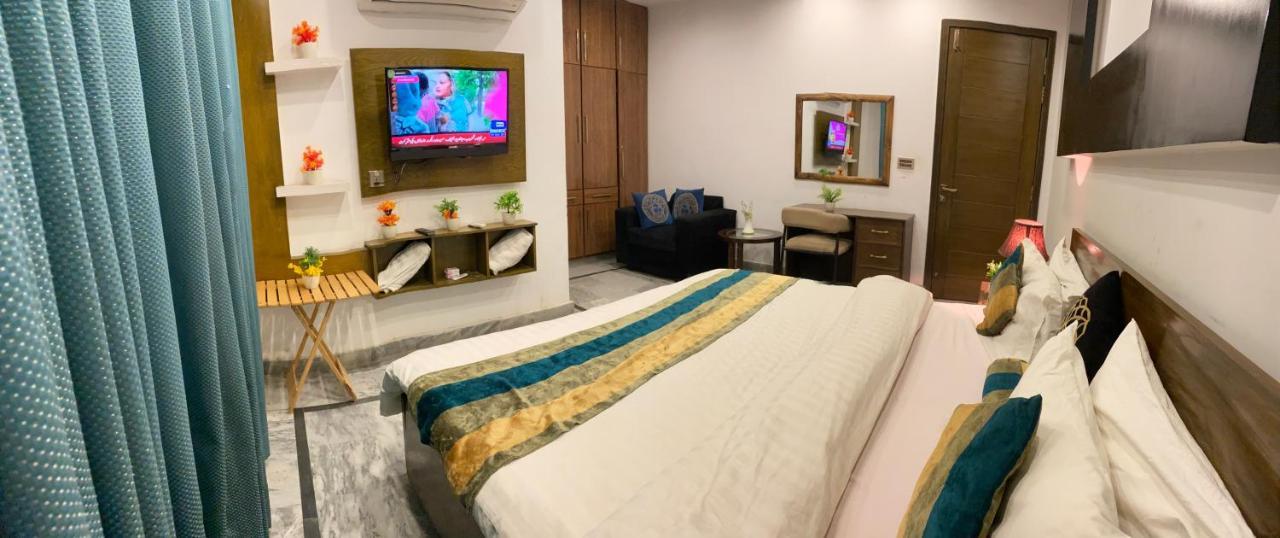Hotel Holiday ラホール エクステリア 写真